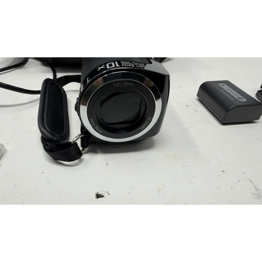 Sony HDR-CX100 Handycam Digital Camcorder Black Battery/Charger CLEAN TESTED